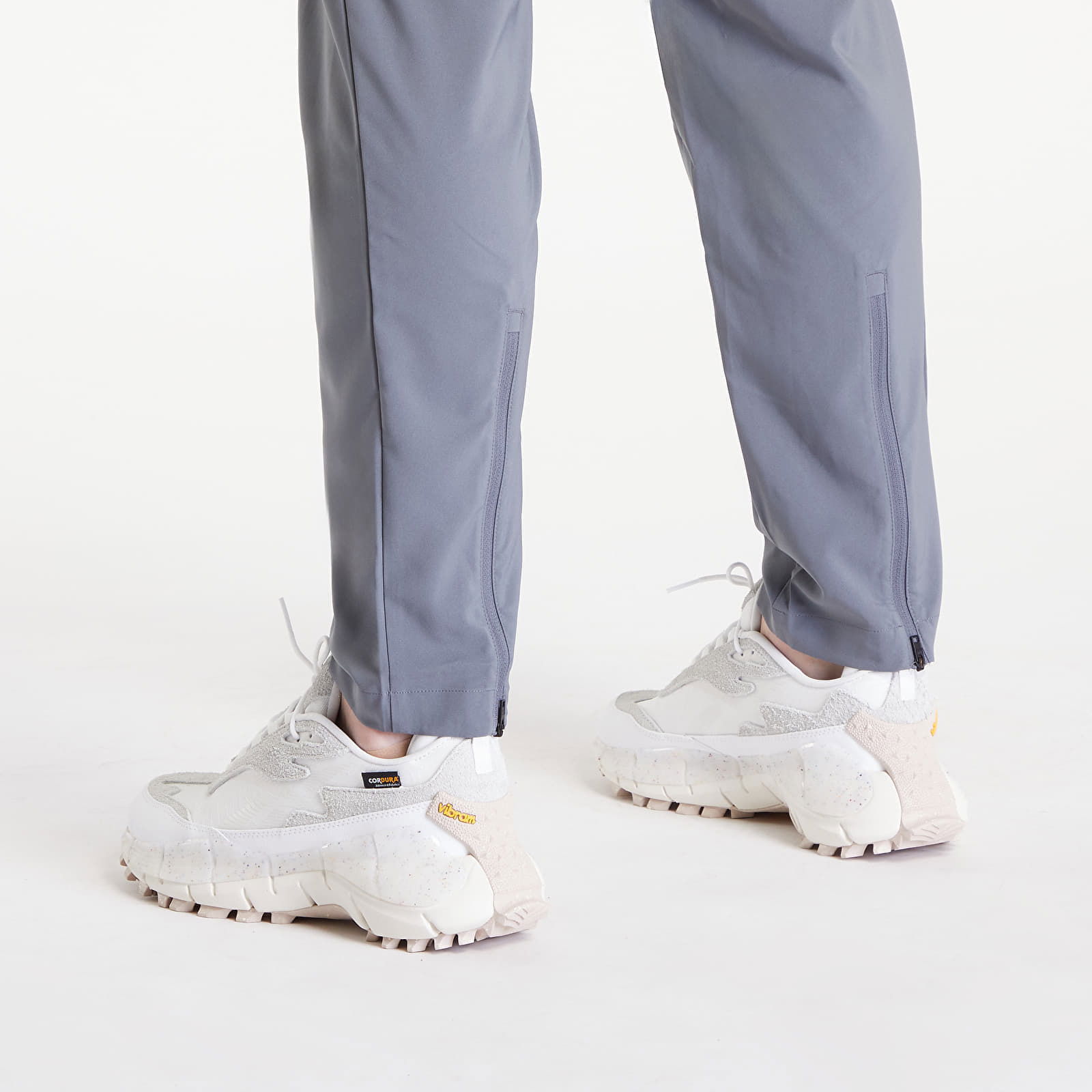 Id Train Woven Pant Grey