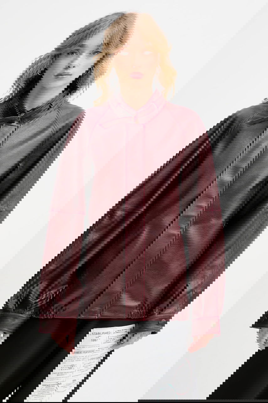 Bomber bunda Maison Margiela MM6 Maison Margiela Oversized Faux Leather Bomber Jacket with Tie Collar Vínová | S62AN0148.M35455.211, 0