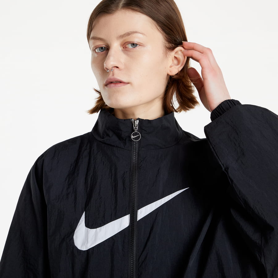 Sportswear Essential