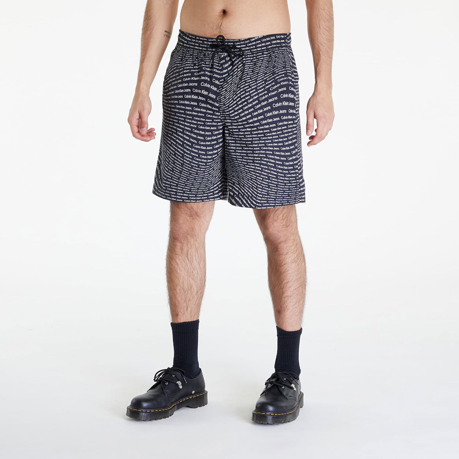 Šortky CALVIN KLEIN Aop Shorts Black Čierna | J30J325473 0GP, 0