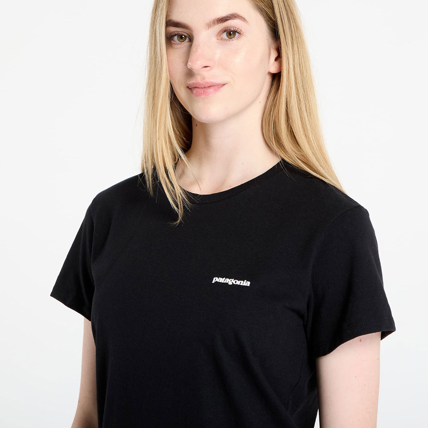 Tričko Patagonia P-6 Logo Responsibili-Tee Čierna | 37567 BLK, 1