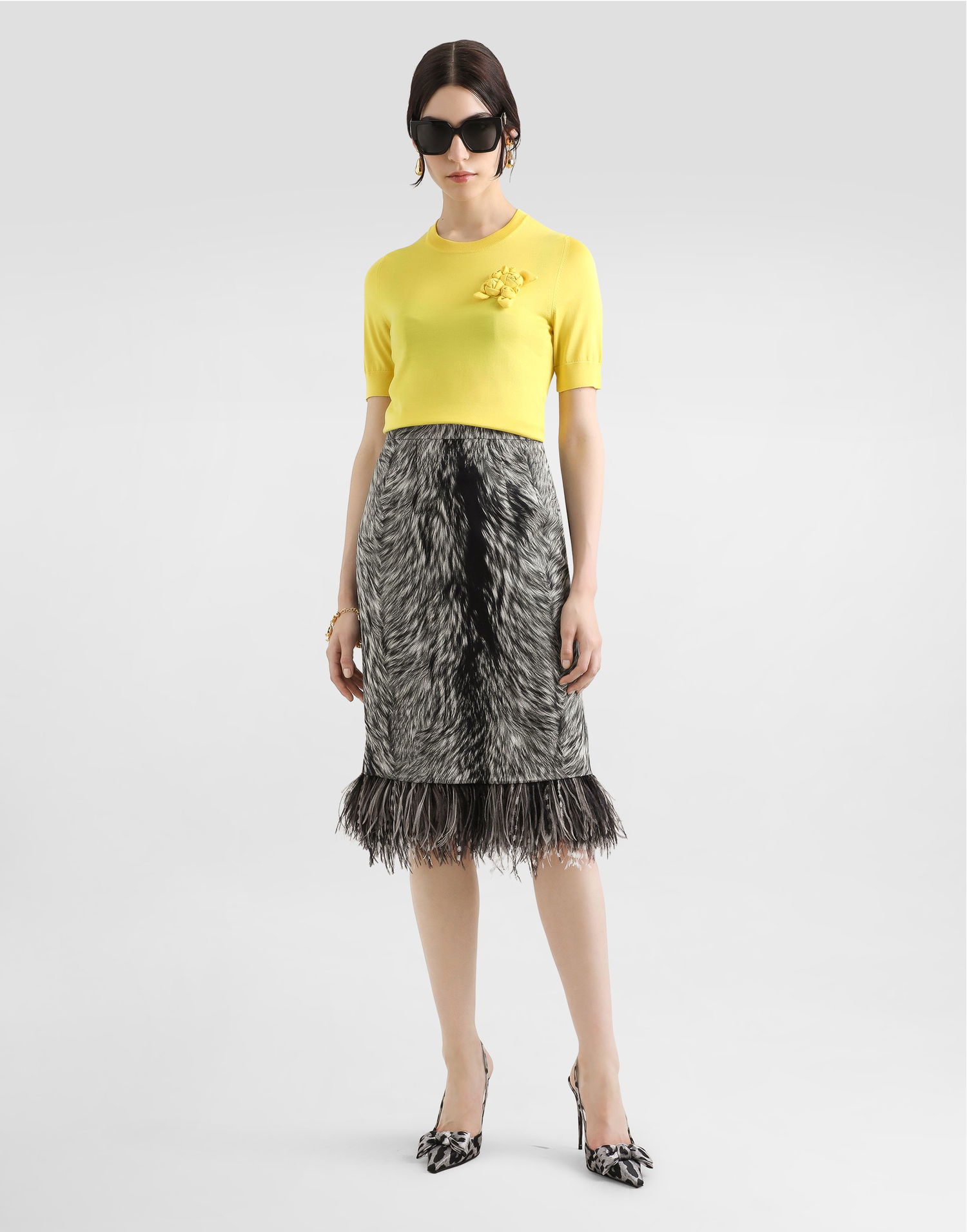 Sveter Dolce & Gabbana Dolce & Gabbana Silk Short-Sleeved Sweater with 3D Flower Embellishment Žltá | FXX03ZJBSKYA0177, 1
