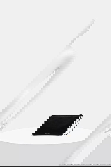 Kabelka Common Projects Small Flat Leather Pouch Čierna | 9187.7547, 4