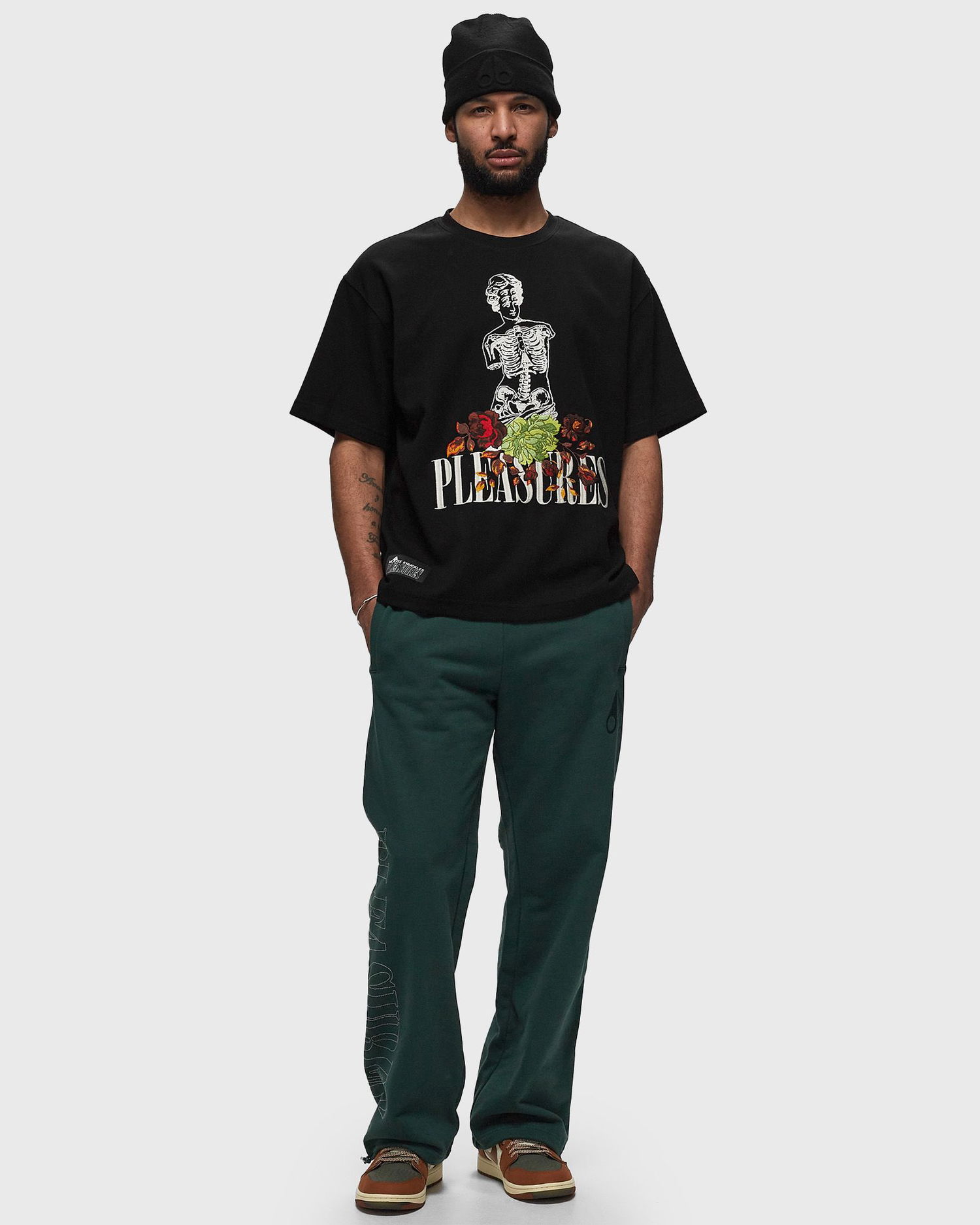 Tričko Moose Knuckles X PLEASURES STATUE GRAPHIC TEE Čierna | M33MT752PL-BLACK, 1