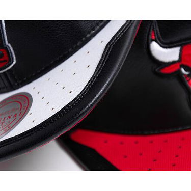 Klobúk Mitchell & Ness Two-Tone Snapback Cap with Embroidered Logo Červená | 6HSSMM19224-CBUBKWH, 3