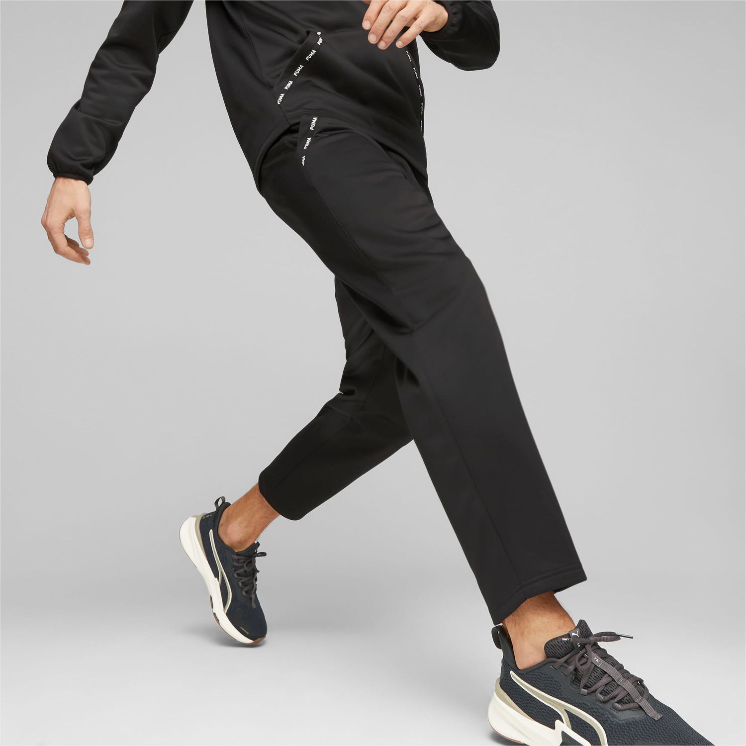 Nohavice a džínsy Puma Fit PWRFLEECE Čierna | 523828_01, 1