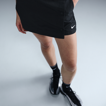 Sukňa Nike Sportswear Essential Woven Skirt with Inner Shorts Čierna | HM6979-010, 1