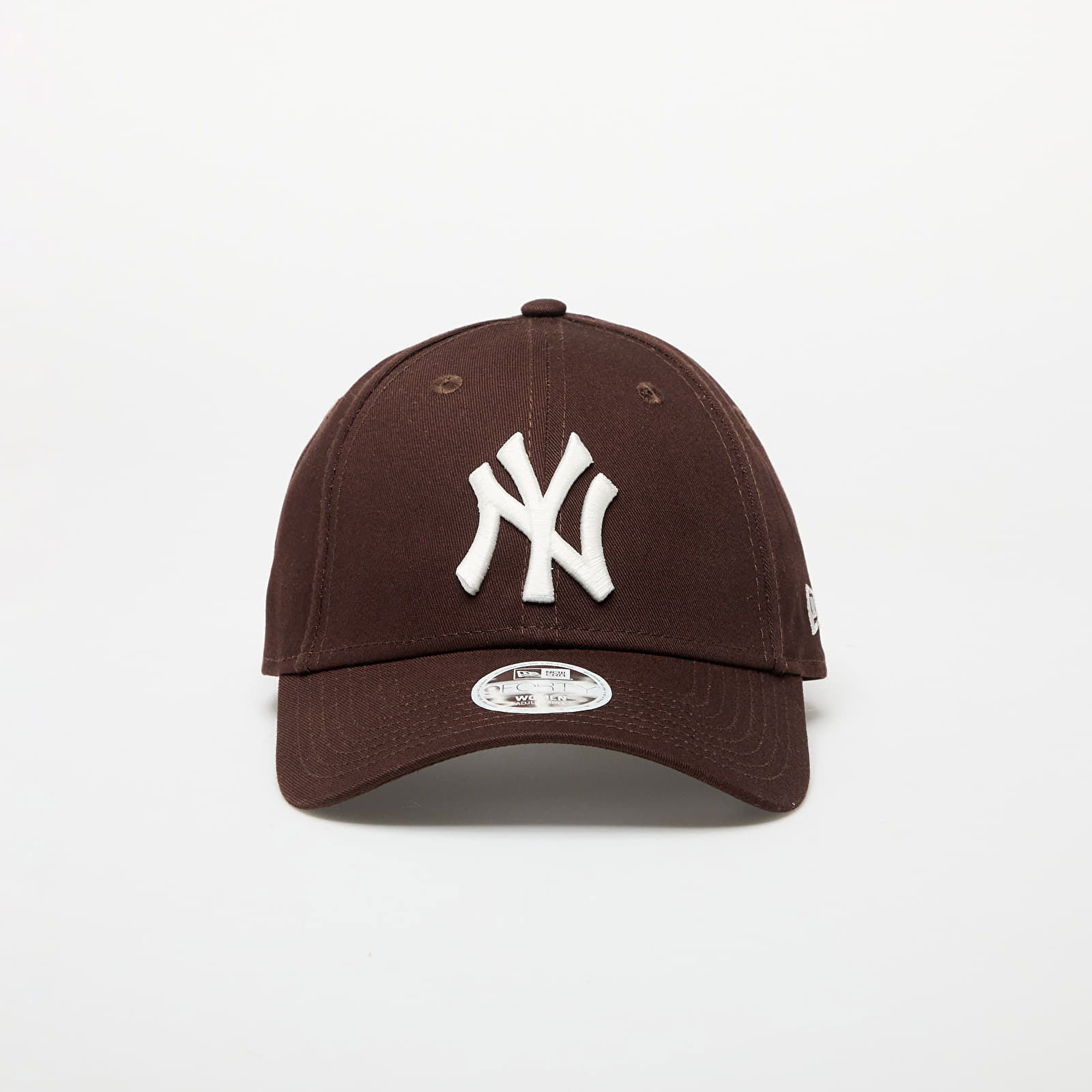 New York Yankees MLB League Essential 9FORTY Adjustable Cap Brown