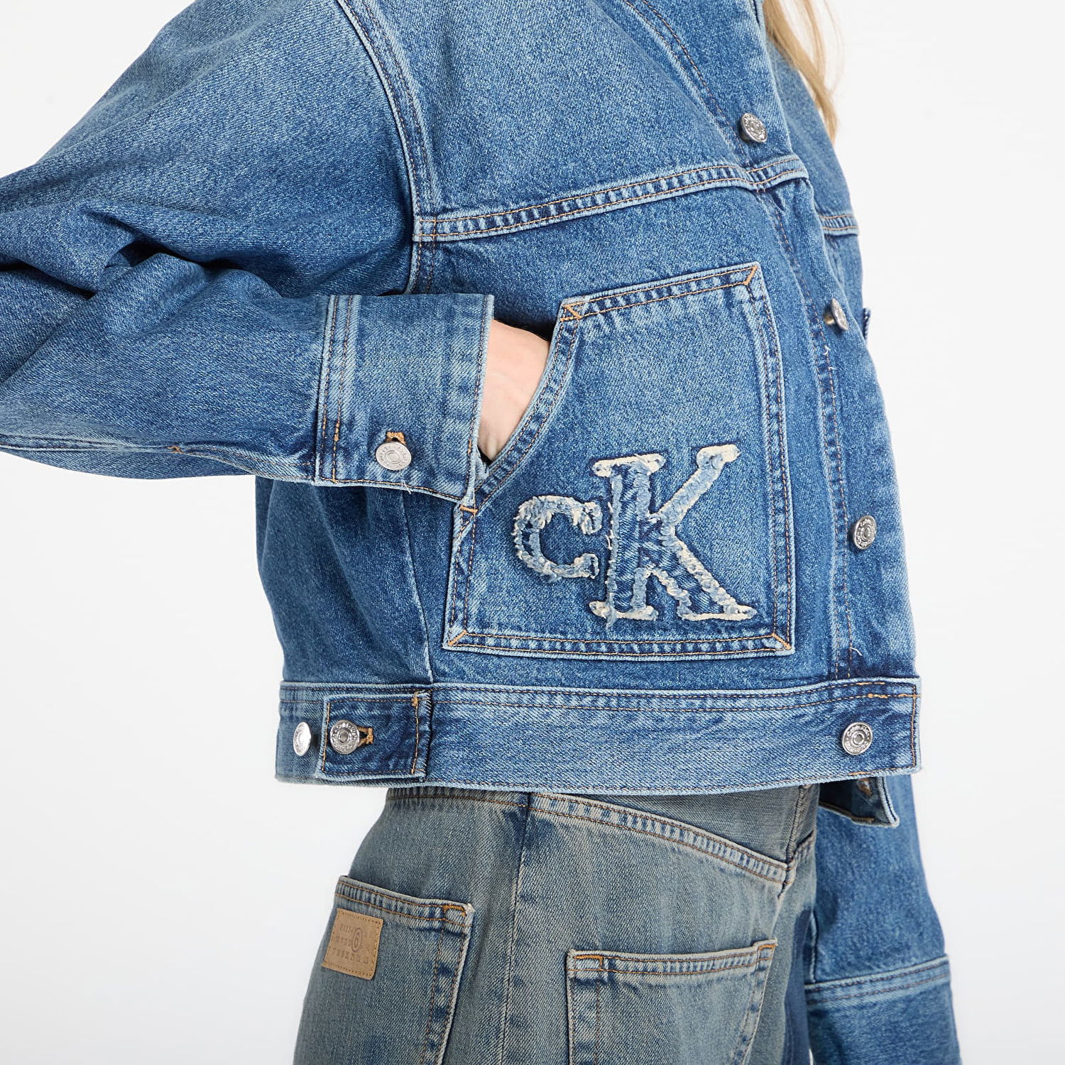 Bunda CALVIN KLEIN Workwear Cropped Denim Jacket with K Applique Modrá | LV047E906G 3NL, 1