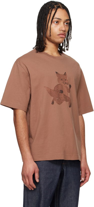 Tričko MAISON KITSUNÉ Maison Kitsuné Speedy Fox Print Oversize T-Shirt Hnedá | OM00109KJ0008, 1