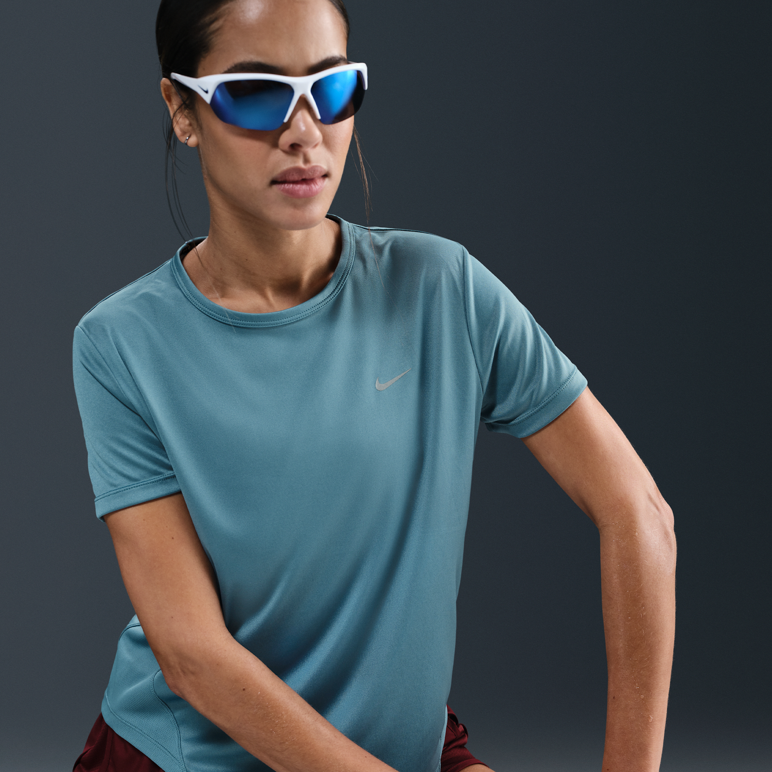 Slnečné okuliare Nike Dri-FIT Tempo Short Sleeve Running T-Shirt Tyrkysová | HQ0648-006, 1