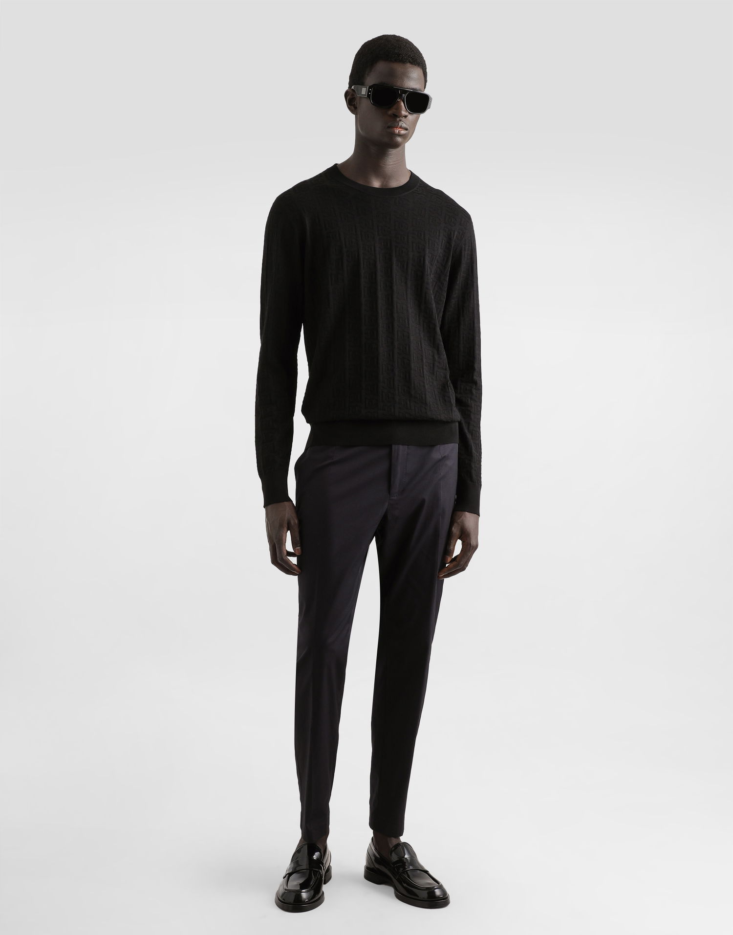 Sveter Dolce & Gabbana Dolce & Gabbana Silk Round-Neck Sweater with DG Logo Embroidery Čierna | GXX02TJBSKEN0000, 1