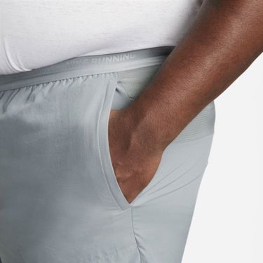 Šortky Nike Dri-FIT Stride 2-In-1 Running Shorts Šedá | DM4759-084, 3