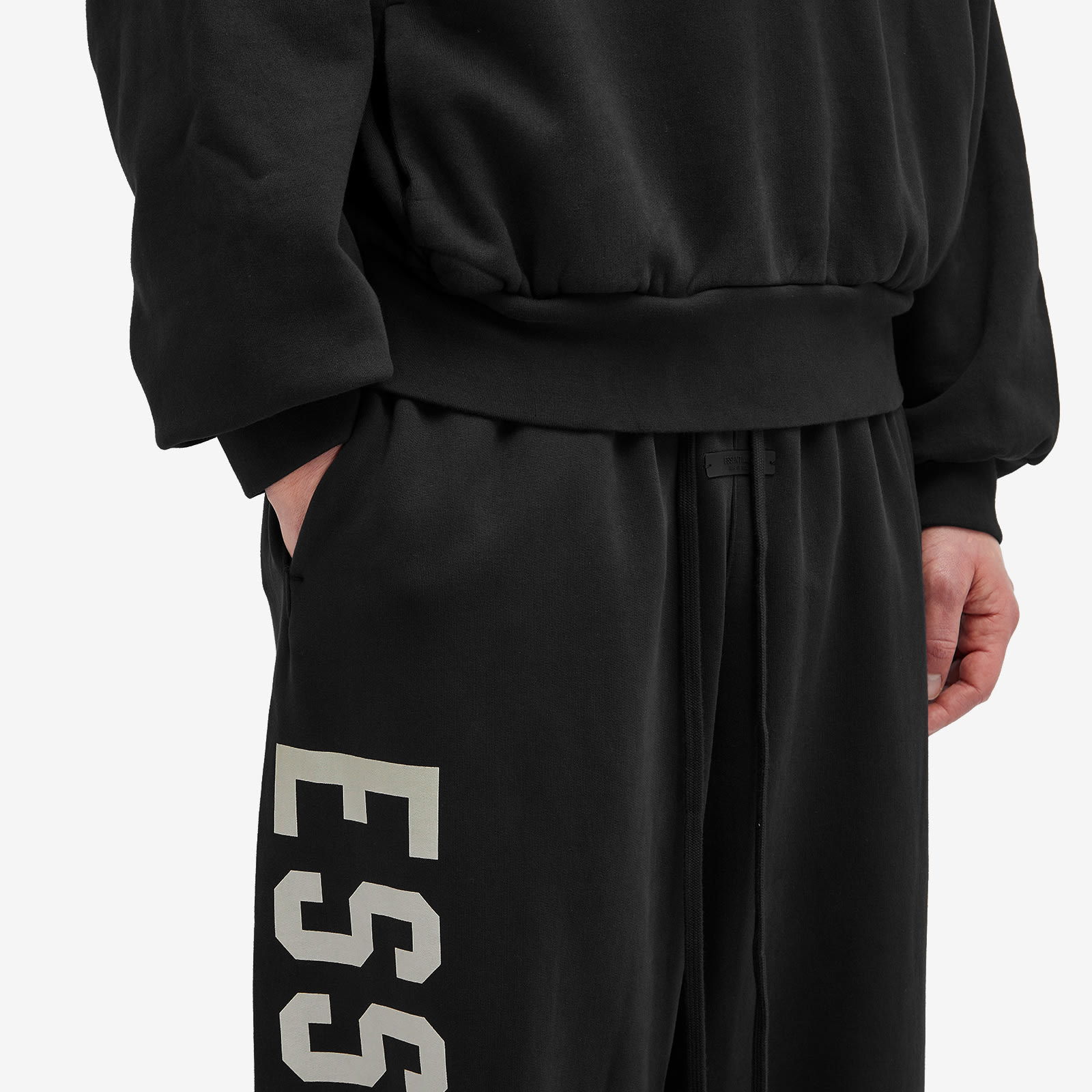 Fear of God ESSENTIALS Heavy Fleece Relaxed Sweatpants, Size Large