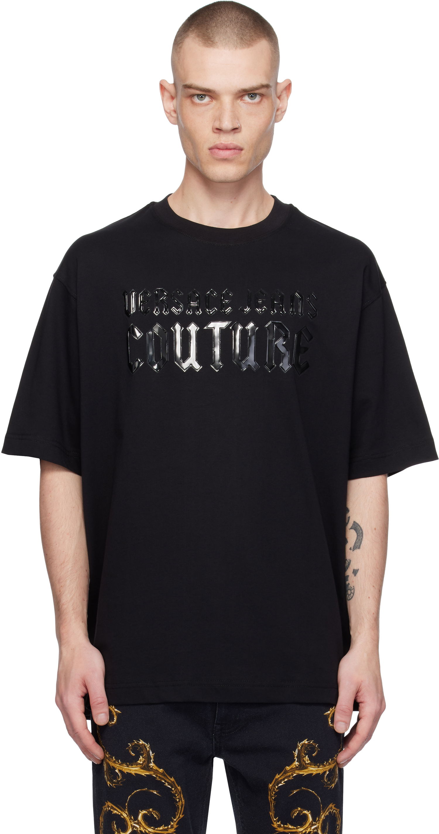 Tričko Versace Gothic Logo Relaxed Fit T-Shirt Čierna | E77GAHL02_ECJ01L, 0