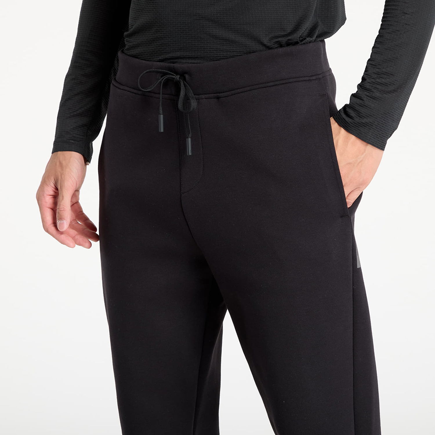 Tepláky On Running On Focus Tech Sweatpants Čierna | 1MF30320553 M, 1