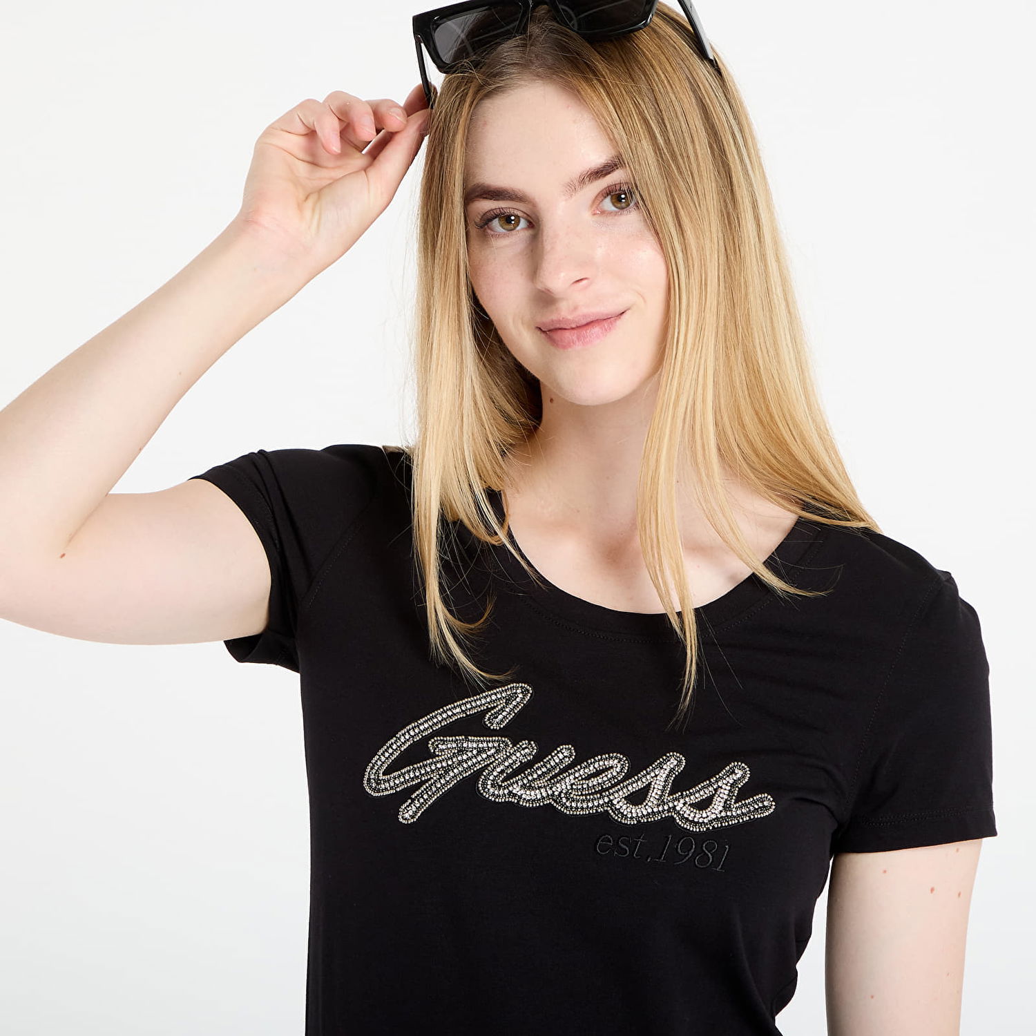 Tričko GUESS GUESS Logo Hot Fix Tee Čierna | W5YI16J1314-JBLK, 1