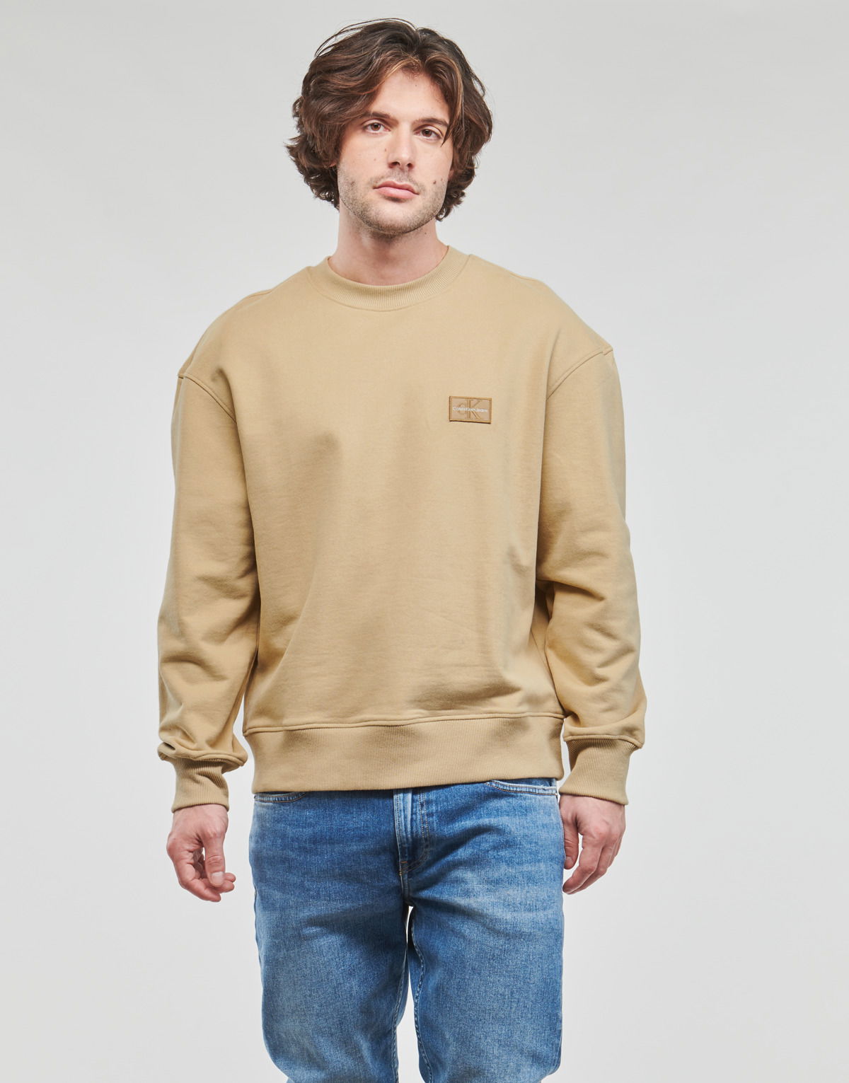 BADGE CREW NECK