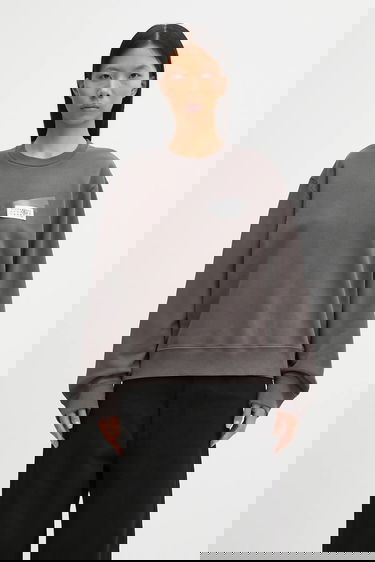 Mikina Maison Margiela MM6 Maison Margiela Crewneck Sweatshirt with Appliqué Šedá | S62GU0143.M25024.810, 0