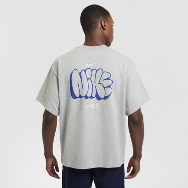 Tričko Nike Swoosh Graphic T-Shirt Šedá | HQ4182-063, 1
