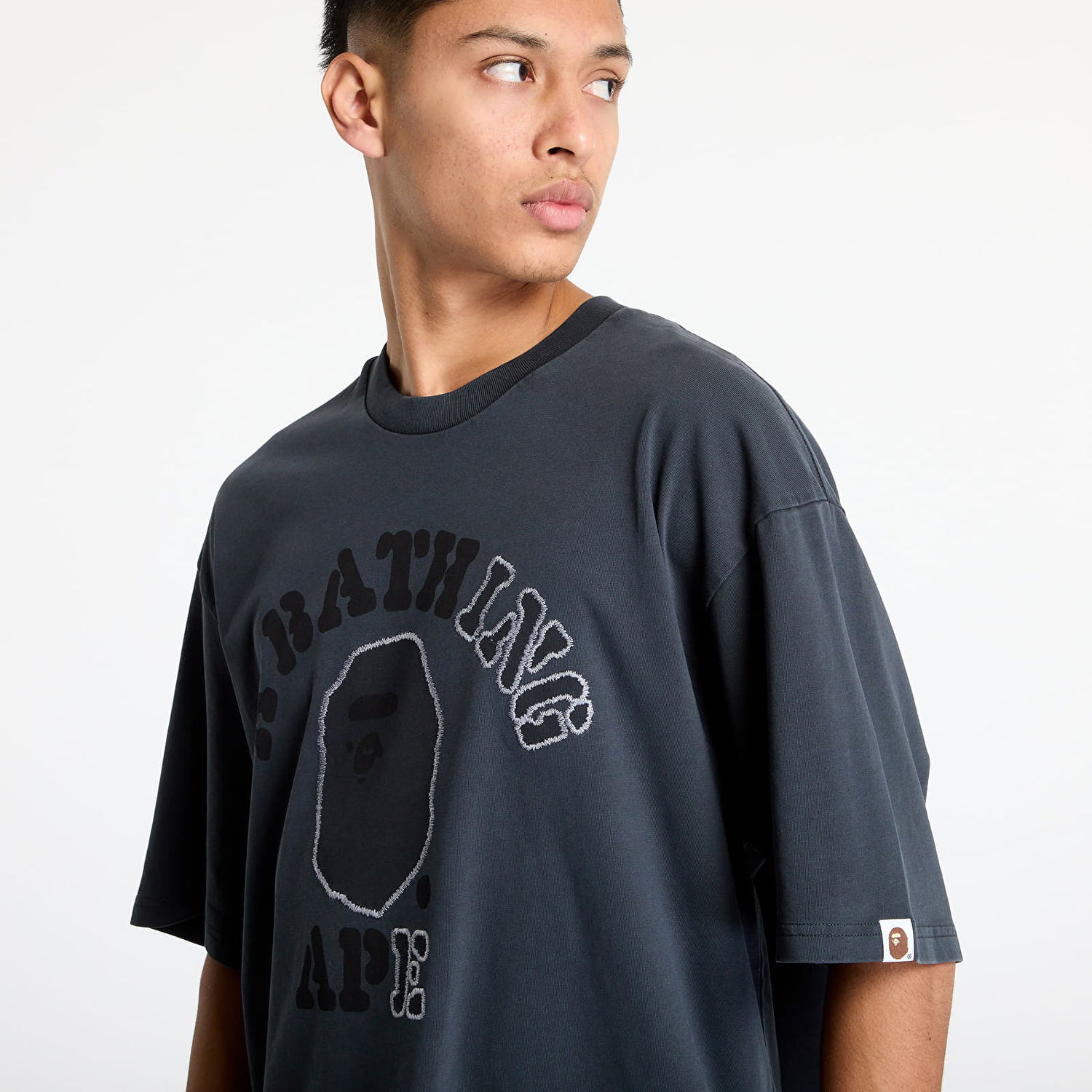 Tričko BAPE Garment Dye College Relaxed Fit Tee Šedá | 001CSK801314M CHA, 1