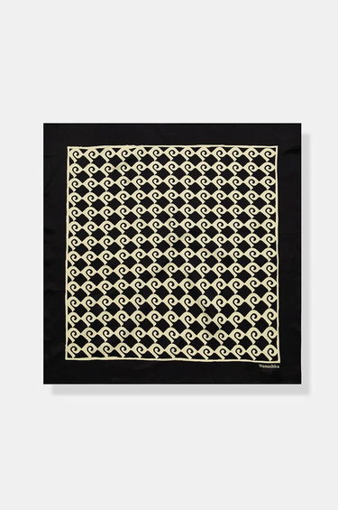 Šál Nanushka Silk Scarf with Geometric Pattern Čierna | NU24CRSC07211, 1