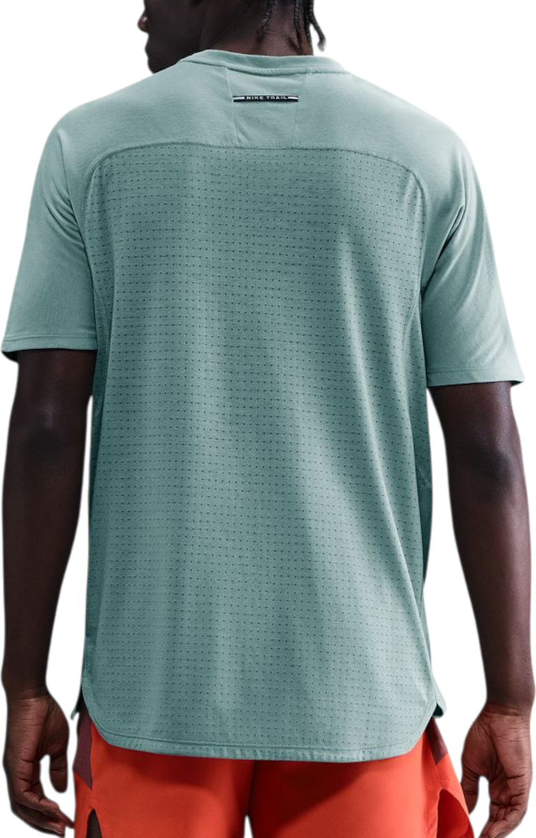 Tričko Nike Short Sleeve T-Shirt with Perforated Panels Solar Chase Zelené | hj3580-017, 1