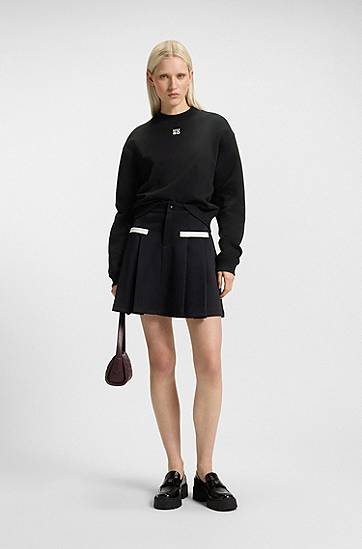 Sveter BOSS Relaxed Fit Cotton Terry Sweatshirt with Stacked Logo Čierna | 50527463, 1