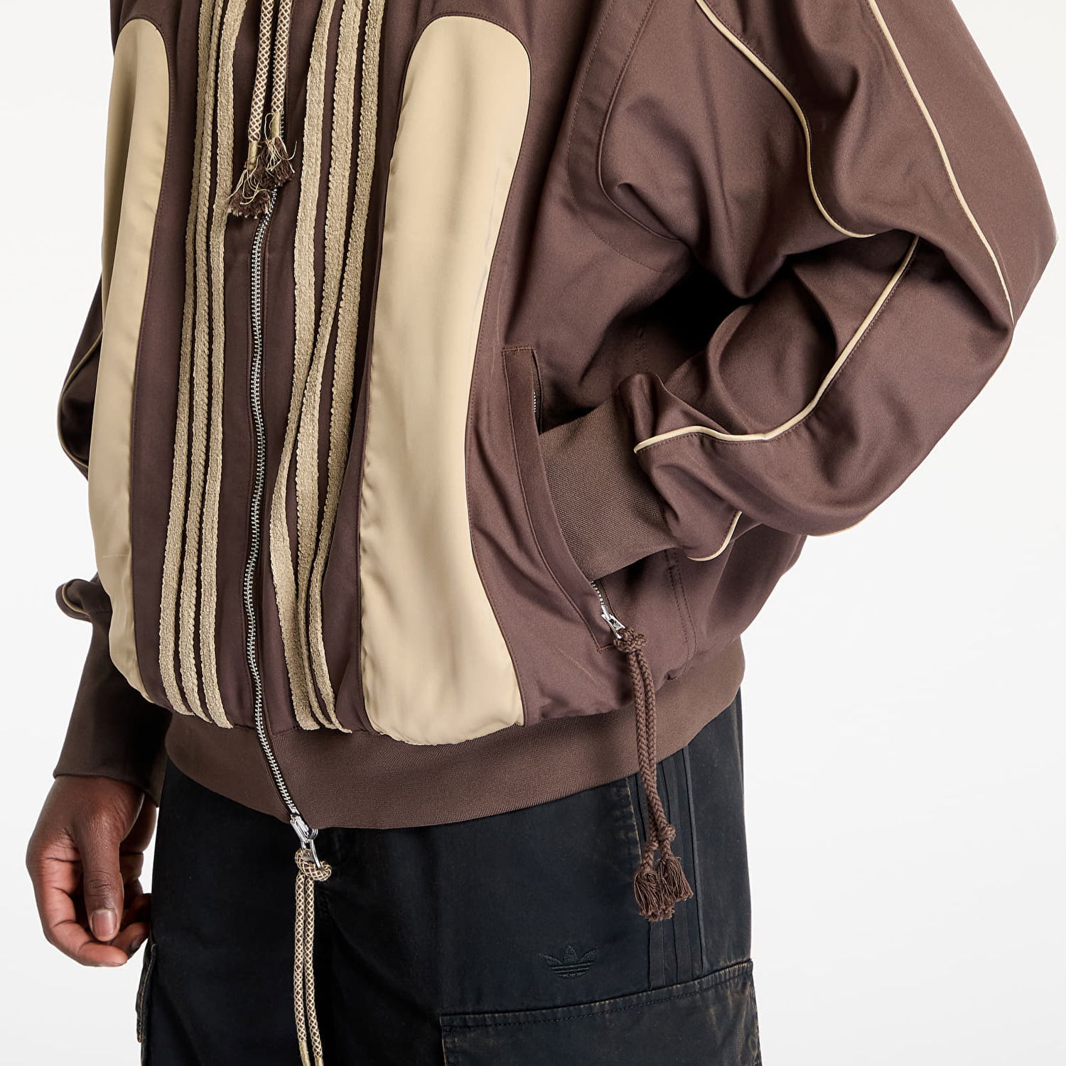 Bunda adidas Originals SFTM Spring Woven Jacket Hnedá | JN0740, 1