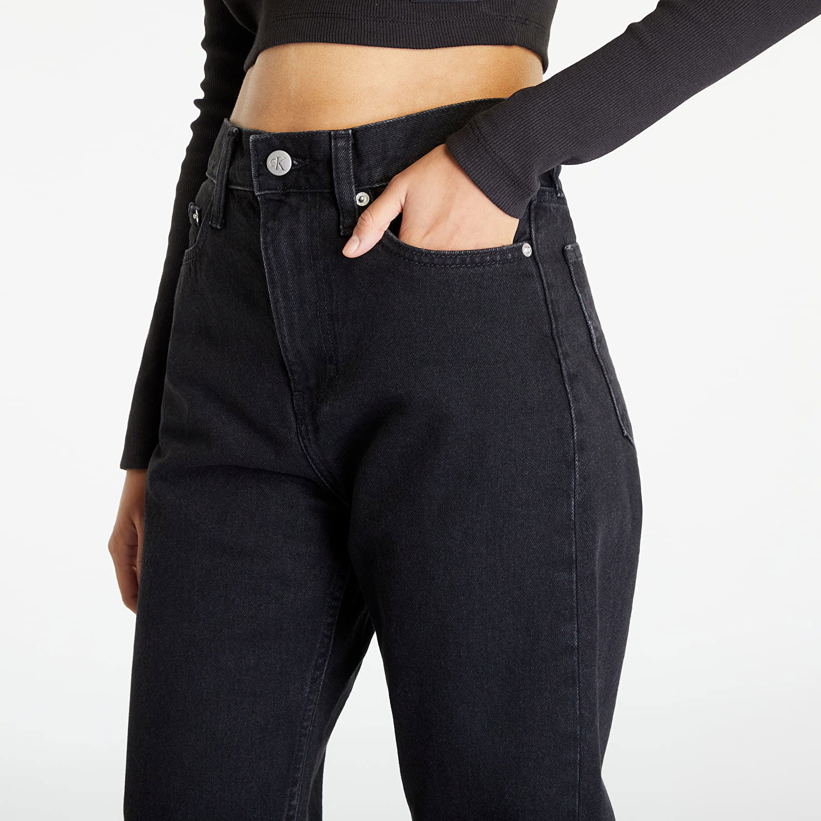 Authentic Slim Straight