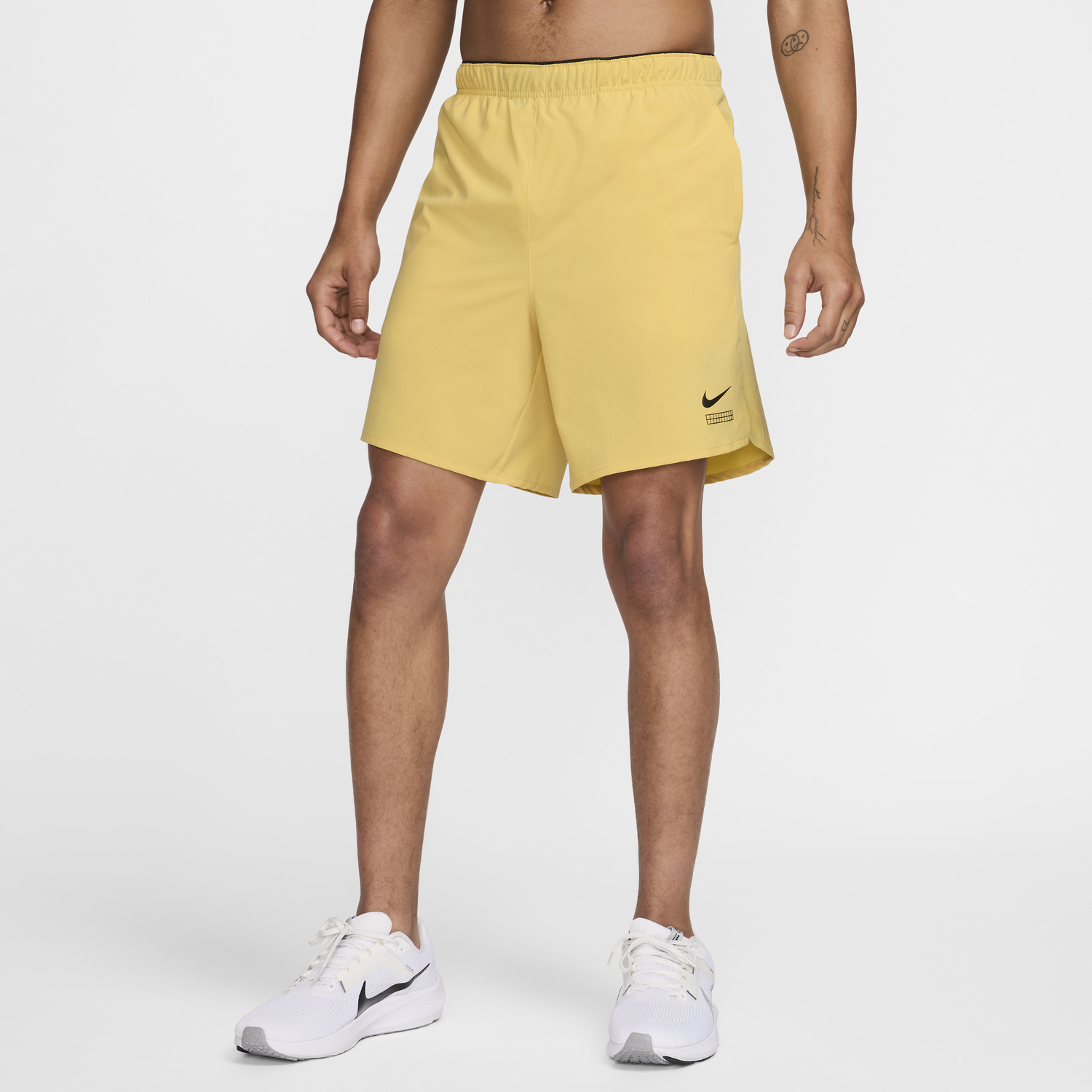 Šortky Nike 18cm Challenger Shorts Žltá | HQ1986-700, 0