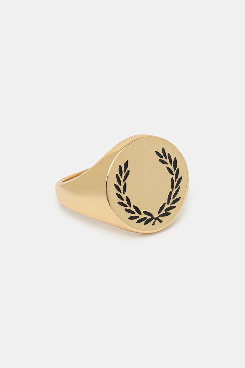 Prsteň Fred Perry Fred Perry Laurel Wreath Signet Ring Metalická | MS8703