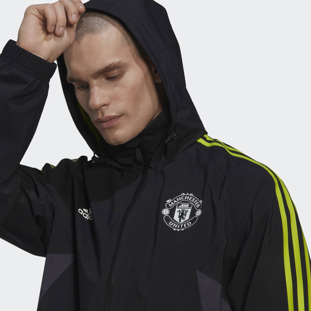 Manchester United Condivo 22 Rain Jacket