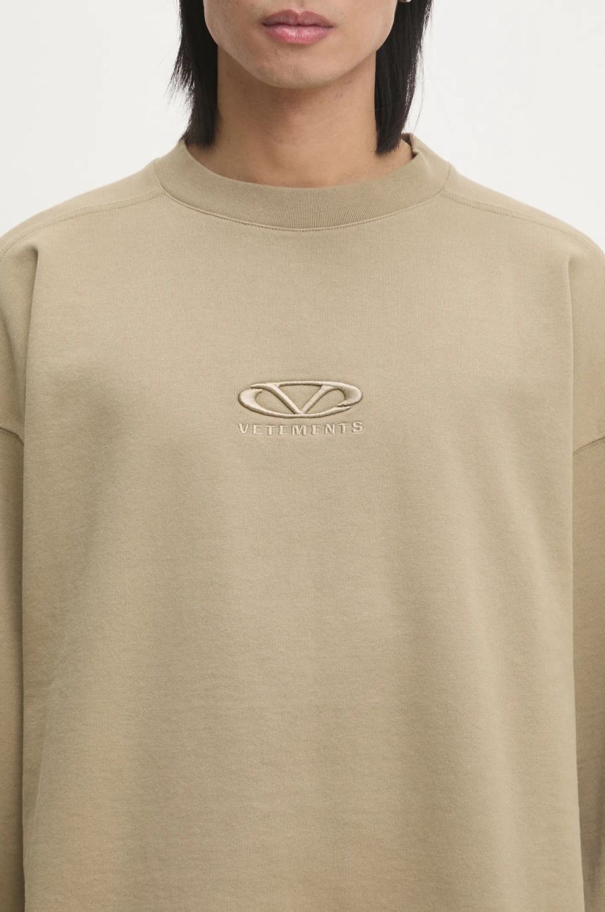 VETEMENTS Oval Logo Cropped Boxy Sweatshirt