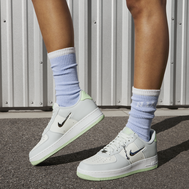 Tenisky a topánky Nike Air Force 1 07 WMNS Molten Metal Šedá | FN8540-001, 4