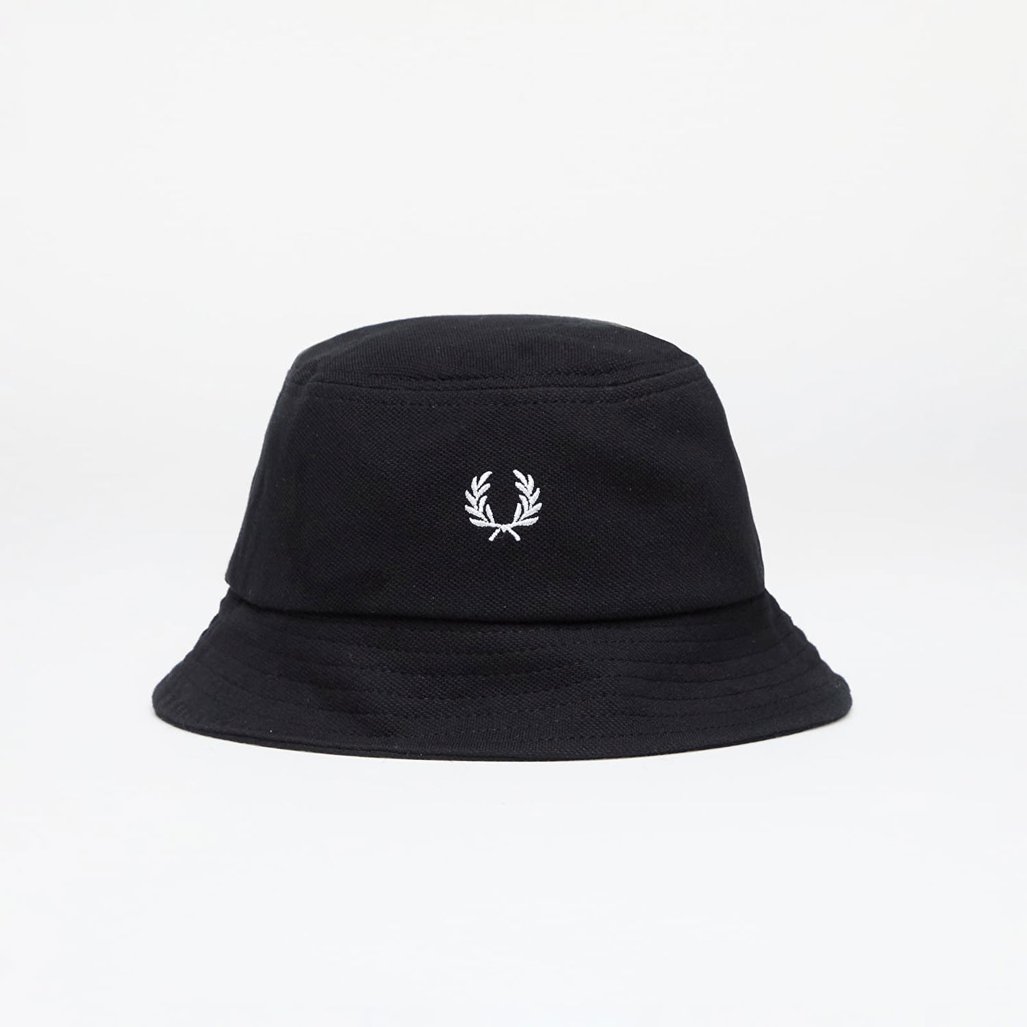 Klobúk Fred Perry Hat Pique Bucket Hat Black/ Snow white Navy | HW6730 843, 0