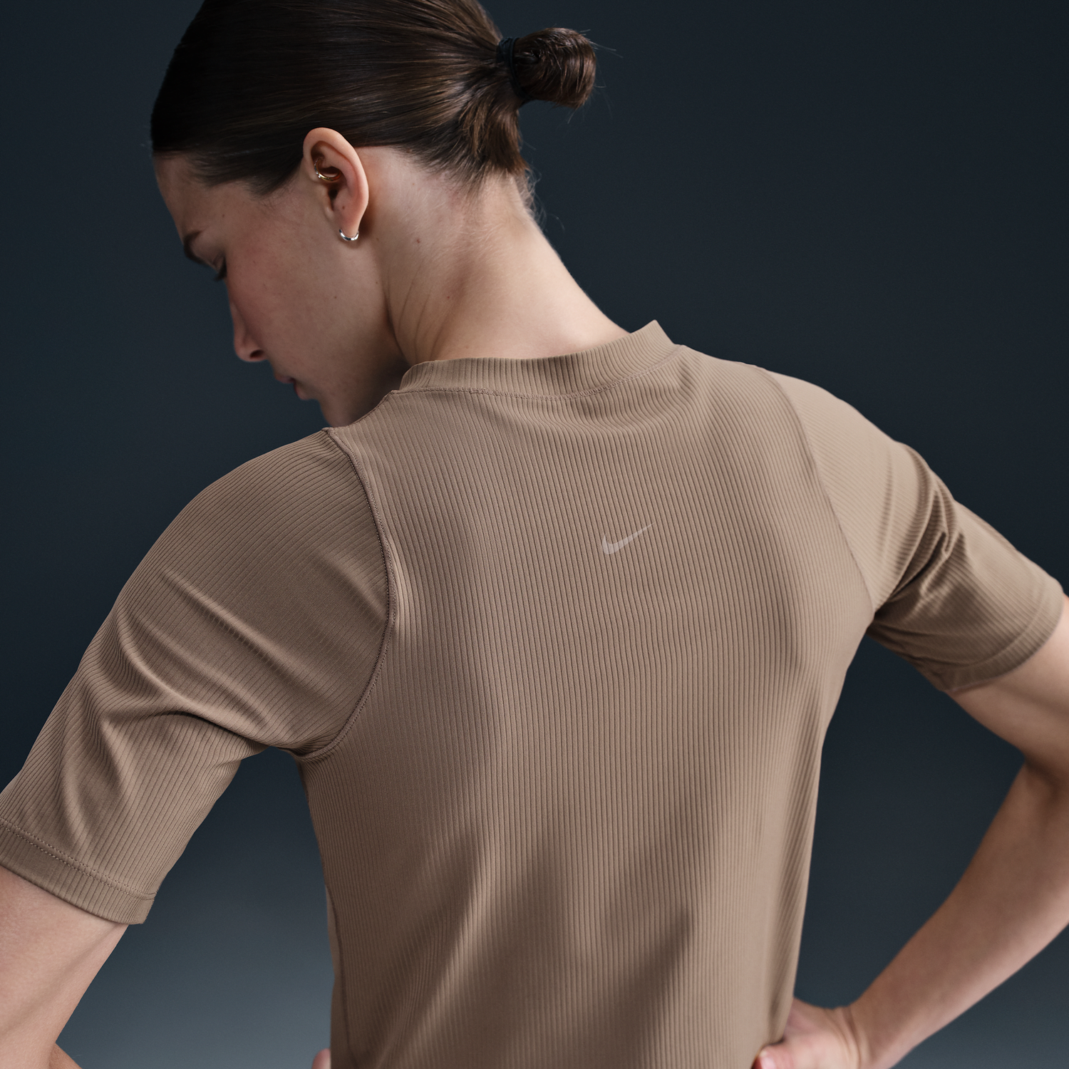 Tričko Nike Dri-FIT Short Sleeve Ribbed Tee Hnedá | HF2772-233, 1