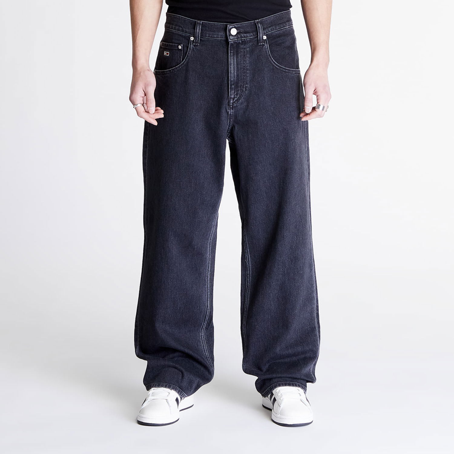 Nohavice a džínsy Tommy Hilfiger Jeans Aiden Baggy Jean Denim Čierna | DM0DM18930 1BZ, 0