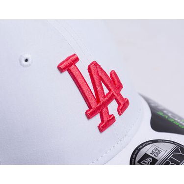 Šiltovka New Era 9FORTY MLB Repreve Los Angeles Dodgers White / Lava Red One Size Biela | 60435242, 3