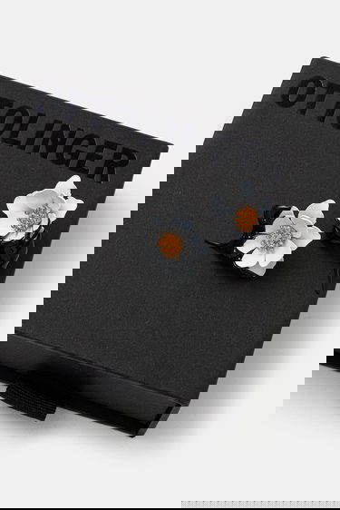 Náušnice Ottolinger Ottolinger Daisy Earrings Čierna | 125.902225.01, 2