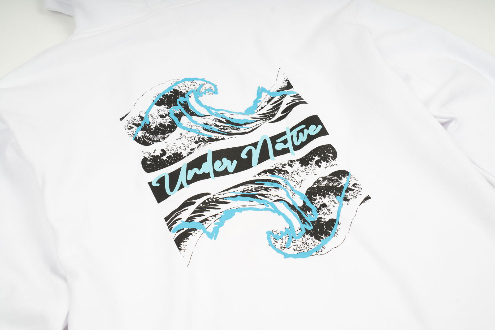 Wave Draws Hoodie White