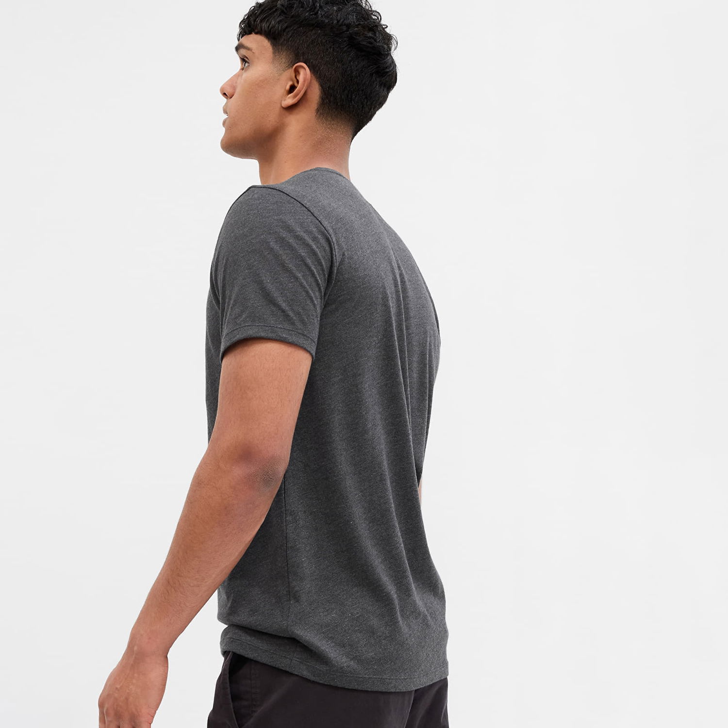 Tričko GAP Micro Logo Vee Neck Tee Charcoal Grey Šedá | 753771-01, 1