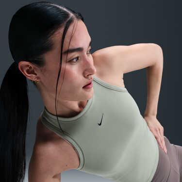 Tielko Nike Nike One Fitted Dri-FIT Cropped Tank Top Zelené | IB7886-370, 3