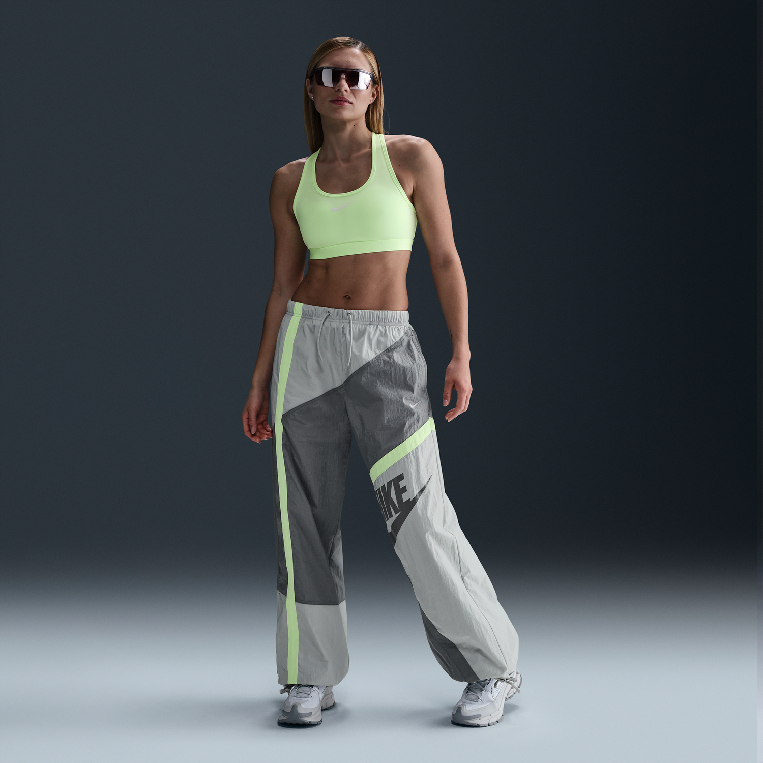 Tepláky Nike Nike Sportswear Mid-Rise Loose Woven Pants Šedá | HJ4178-084, 1