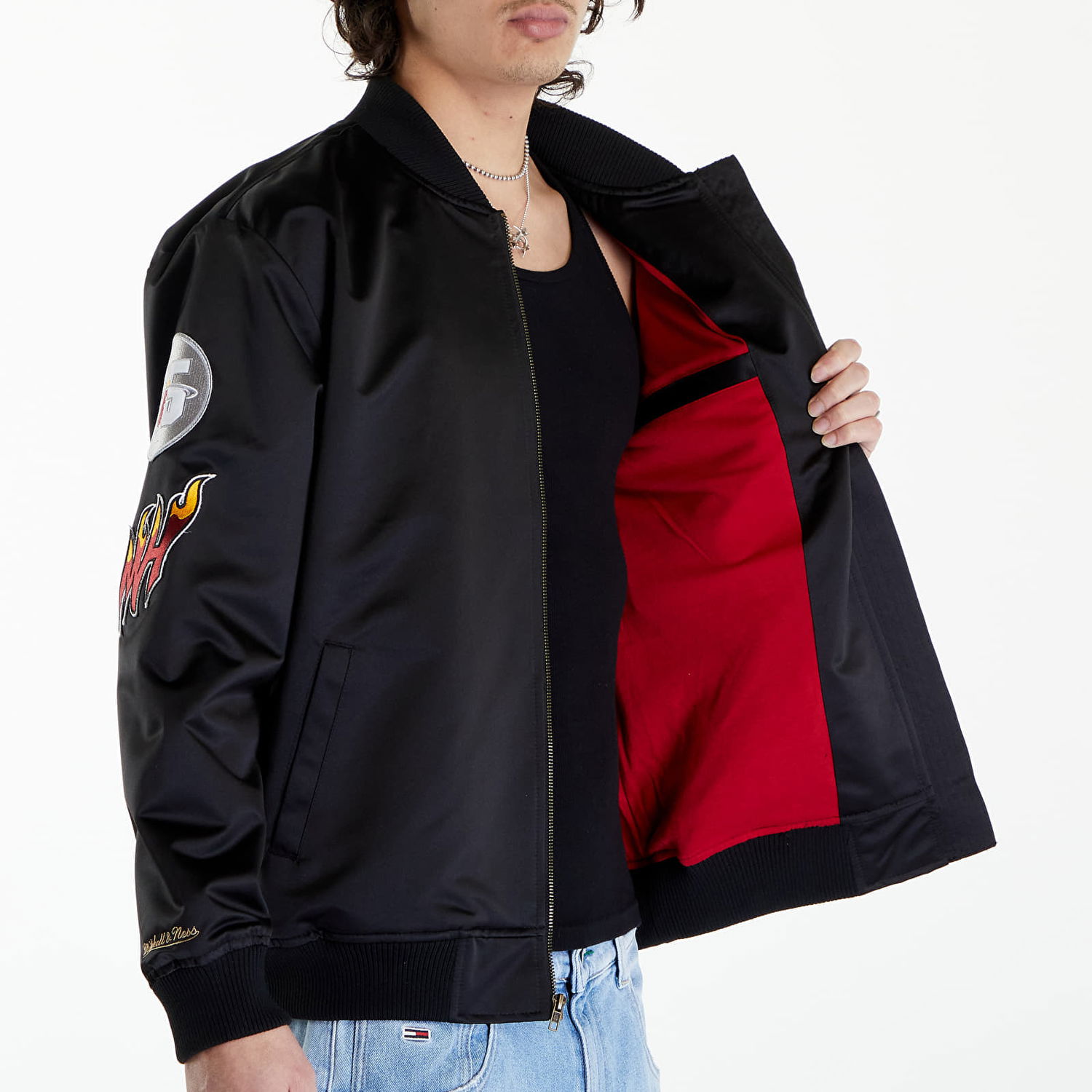 Bomber bunda Mitchell & Ness NBA Lightweight Satin Bomber Vintage Logo Heat Black Čierna | SJKT6599-MHEYYPPPBLCK, 1