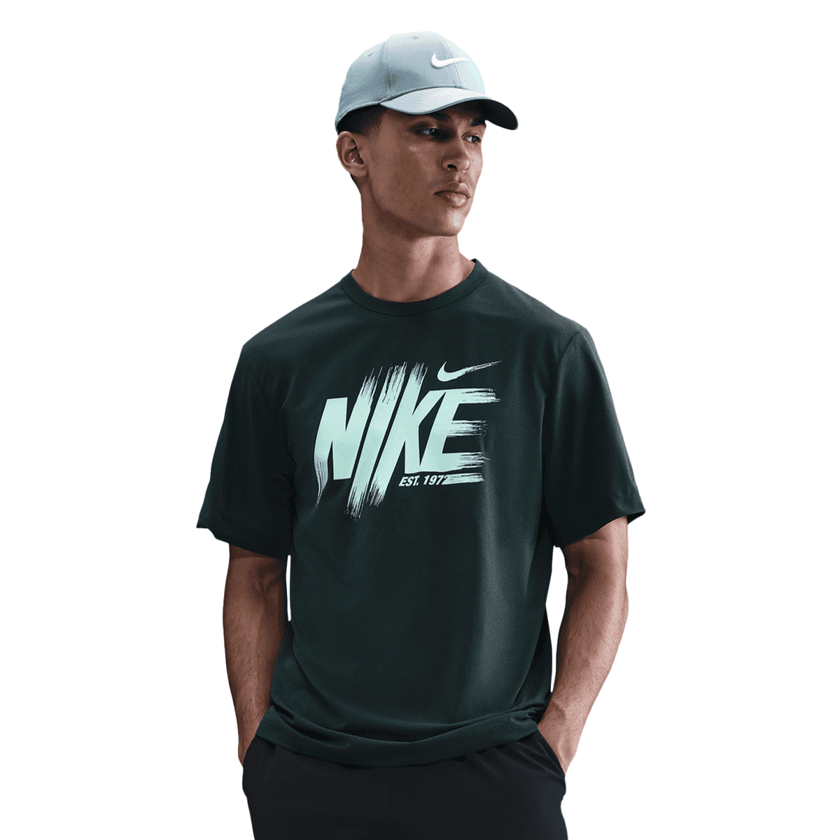 Tričko Nike Men's Nike UV Hyverse Graphic T-Shirt Zelené | HV0381-390, 0