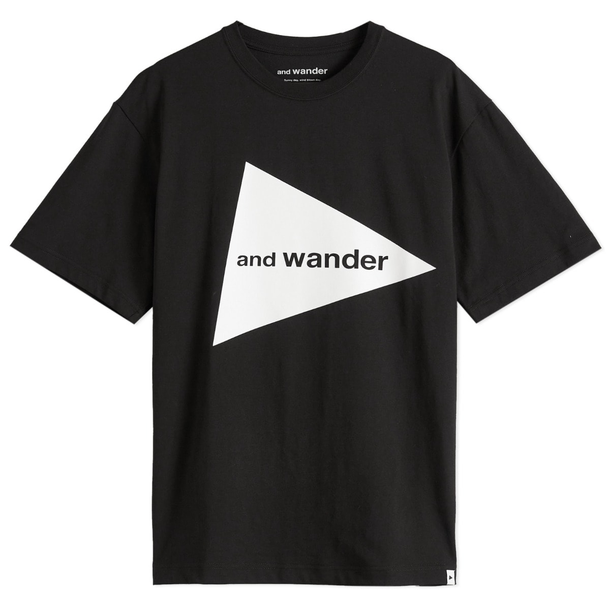 Tričko and wander Big Logo Graphic Tee, Size Large Čierna | 5745184095-010, 1