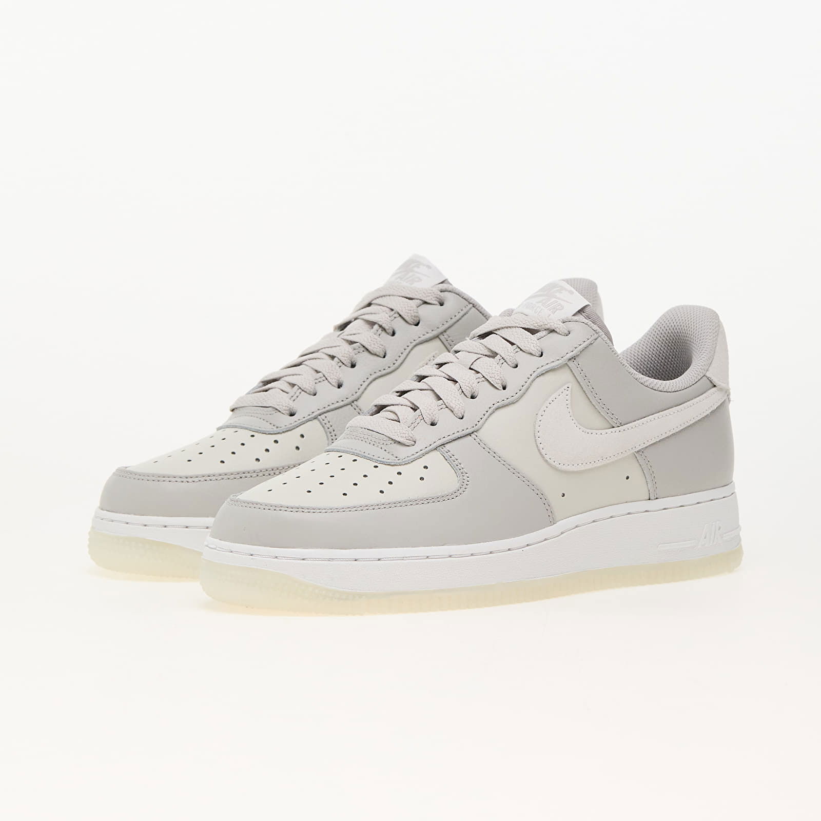 Air Force 1 Low '07 LV8 Light Bone