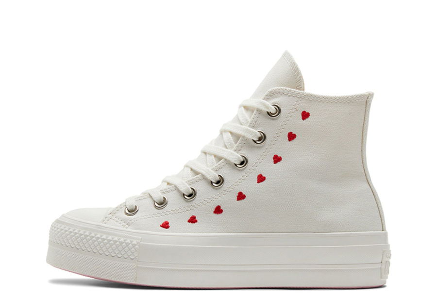 Chuck Taylor All-Star Lift Hi "Embroidered Hearts" W