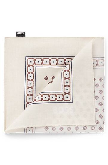 Šál BOSS Digital Print Geometric Border Pocket Square Béžová | 50551097